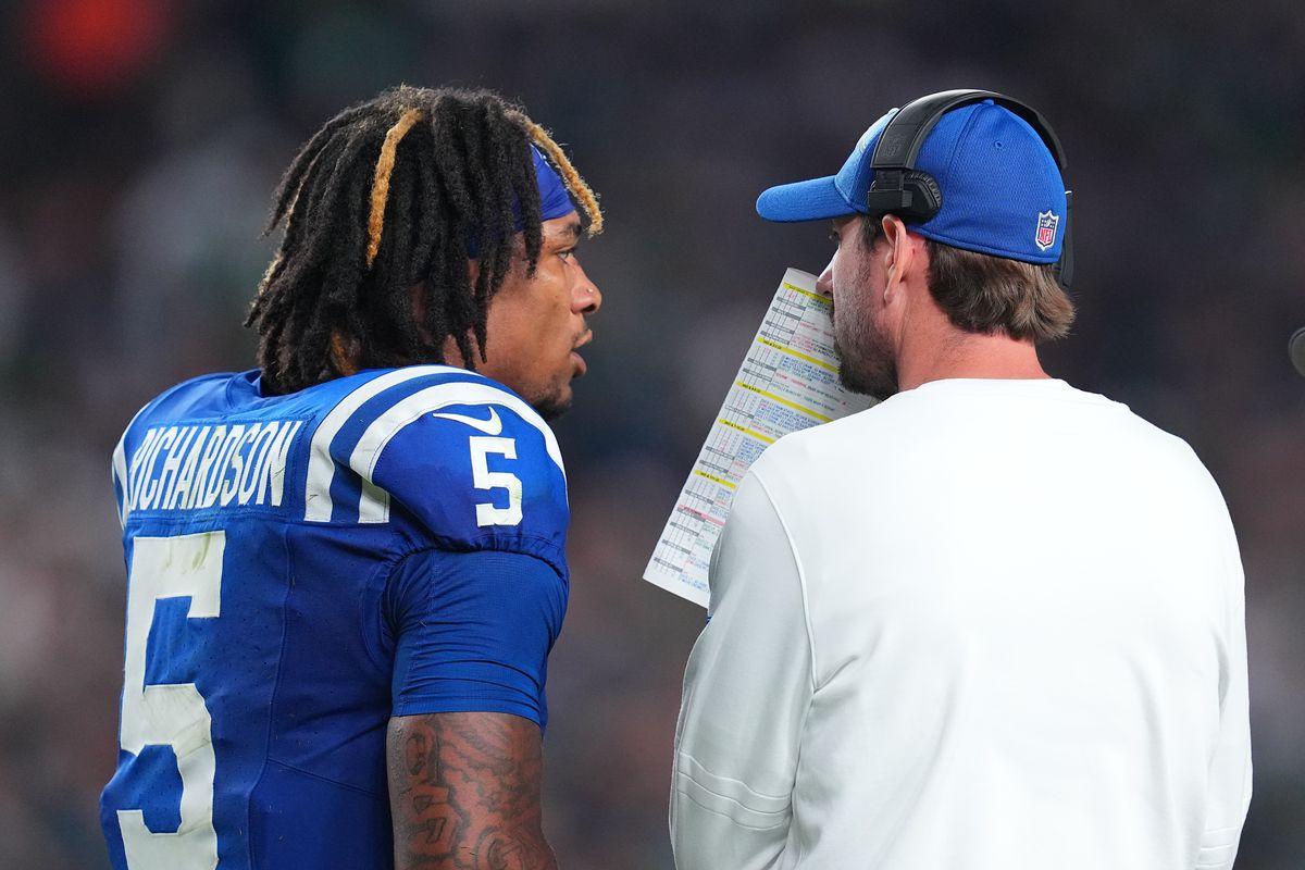 Anthony Richardson and Colts coach discussing